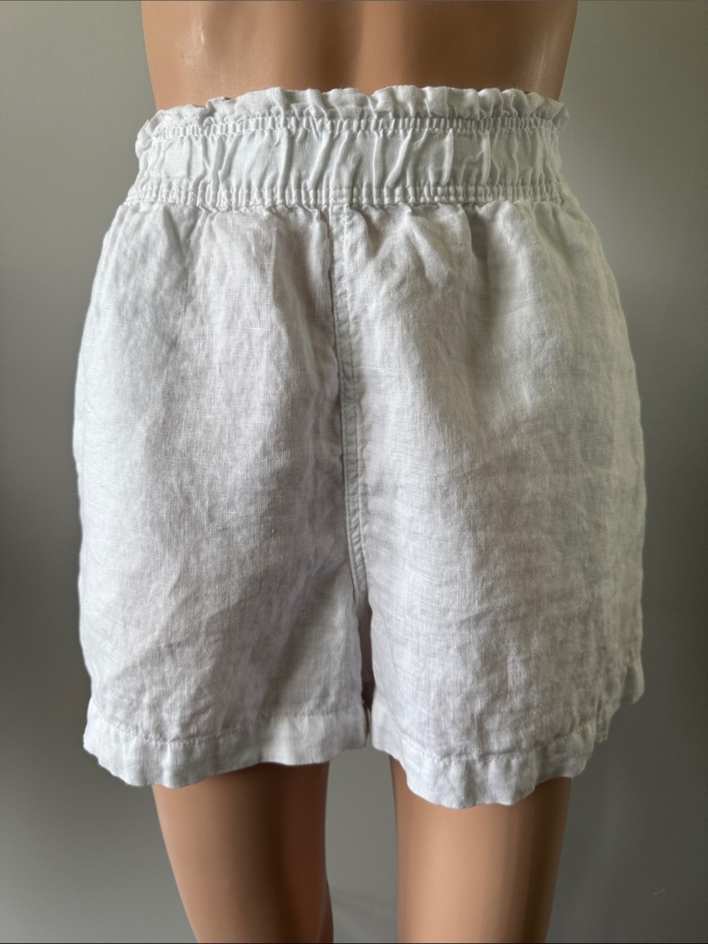White Linen Elastic-Waist Women's Shorts